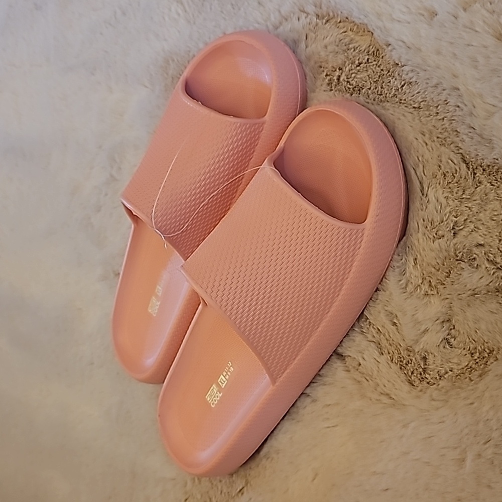 NWT Pink Cushion Slides